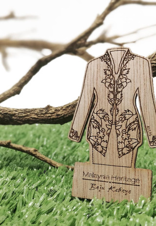Wooden Baju Kebaya Magnet Wooden Baju Kebaya Magnet