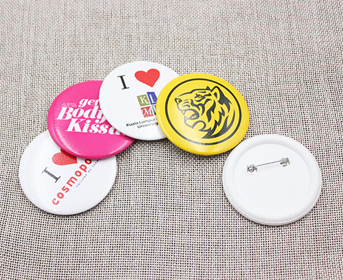 BB100618 58mm Button Badges Gloss Lamination 