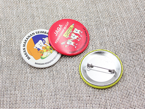 BB100218 40mm Button Badges Gloss Lamination 