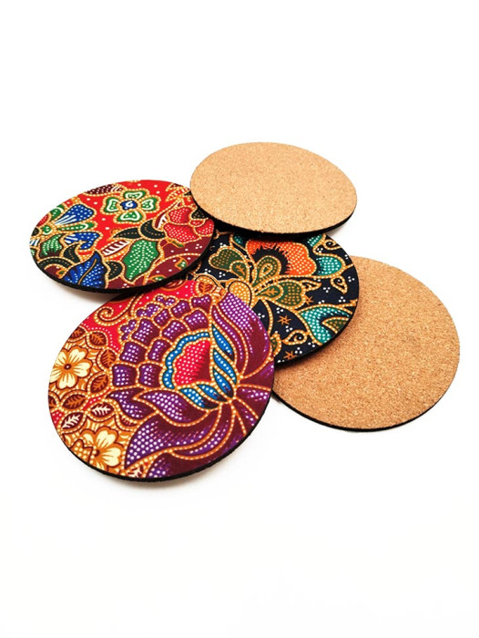 COW923014 Batik Cork Coaster Discover the art of Malaysian batik with the Cork Coaster — a premium souvenir that perfectly complements your coffee or tea. Each unique design tells a story, making your coaster a true work of art and a cherished gift.