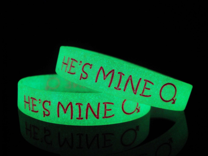 Glow in Dark Silicone Wristband With Ink Filled 